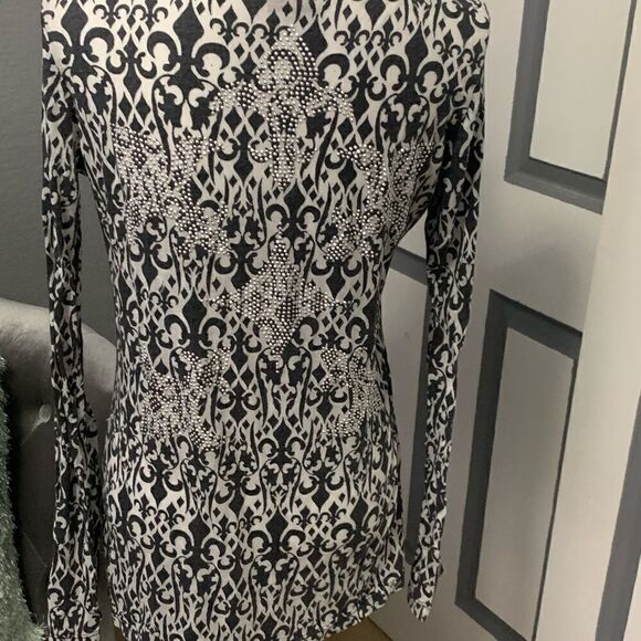 šAvangardāLongāsleeveāTĀ withāsilverābeading - Picture 4 of 7